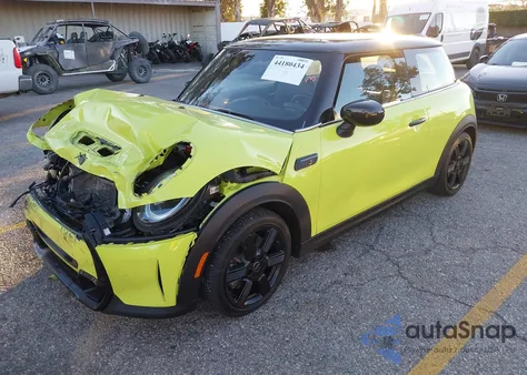 2023 Mini Hardtop Cooper S z USA, uszkodzony, nr VIN WMW53DH0XP2T76063